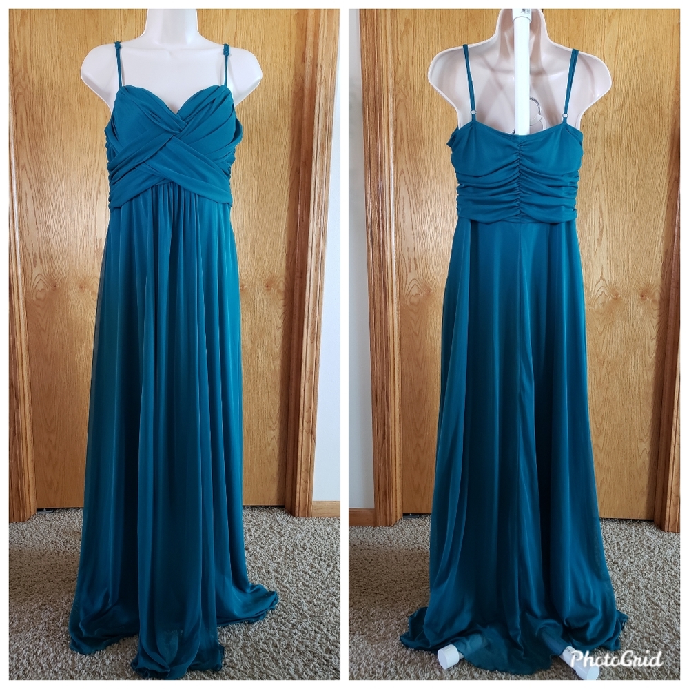 MAURICES GREEN LARGE GOWN
